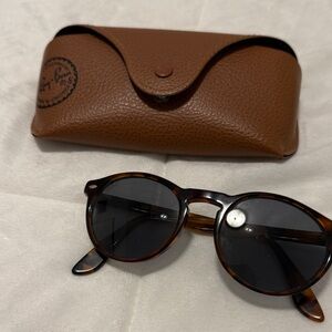 Ray-Ban Classic Tortoise Sunglasses with Brown Case